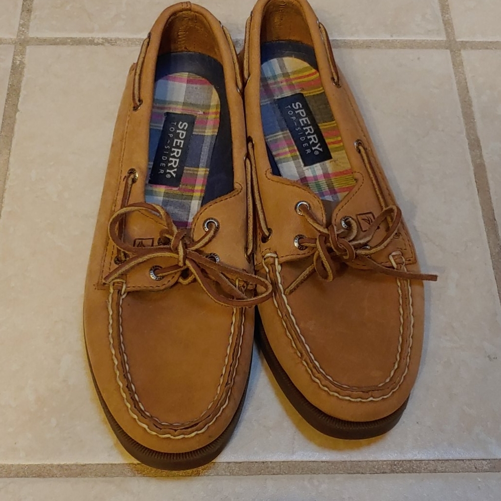 Women's 9.5M Sperry top sliders